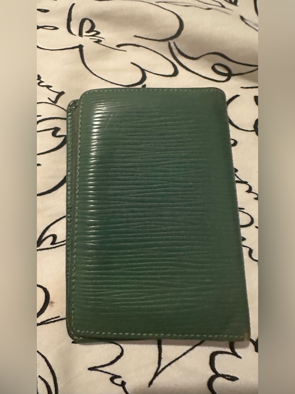 LV epi Card holder